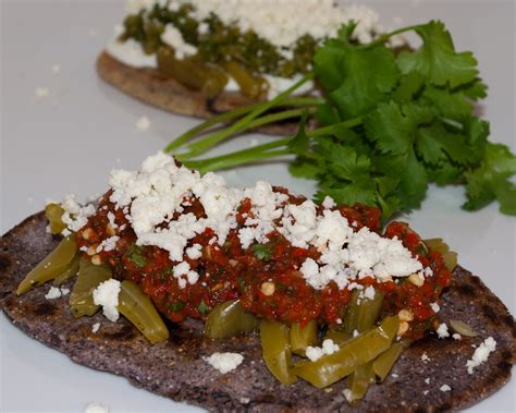 Tlacoyos De Frijol Y Requeson Bean And Cheese Tlacoyos Easy Food Receipes