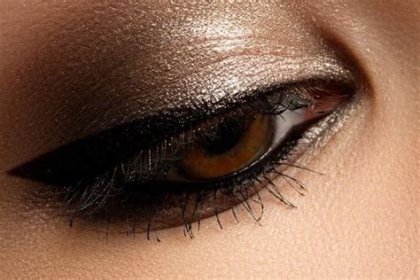 10 Amazing Makeup Tips For Brown Eyes1