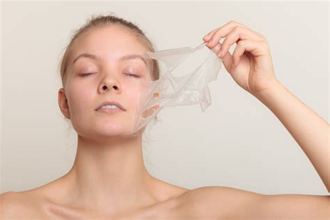 9 Best Facial Peels For Dry Skin To Rejuvenate Your Skin
