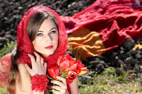 Girl Red Bouquet Of Flowers Seductive Woman Beauty Fashion Pikist