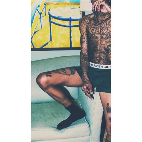 Wiz Khalifa Strips Down And Shows What Hes Working With In Raunchy Photo