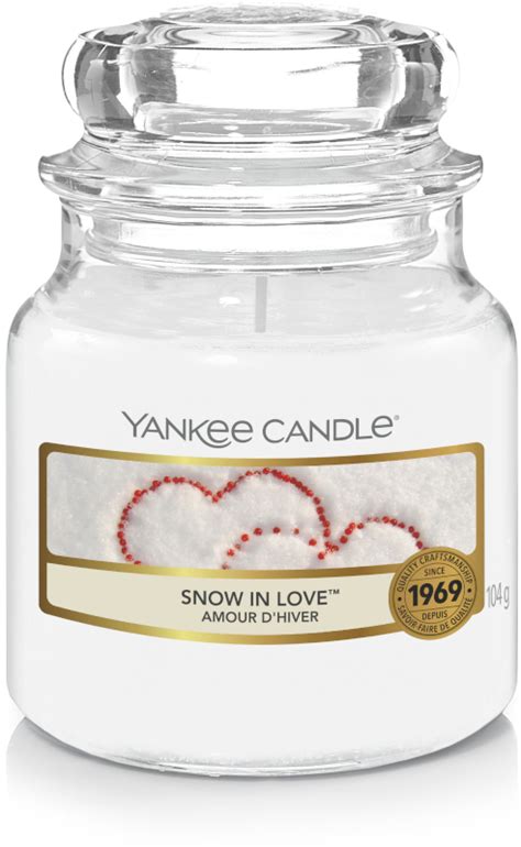 Yankee Candle Snow In Love Small Jar Bij73