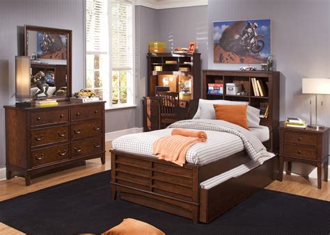 Get complimentary sets of beds and side tables, bedroom cabinets, mirrors, floor lamps. Youth Bedroom | Unique Furniture