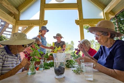 Members Of The Coastal Maine Botanical Gardens Therapeutic
