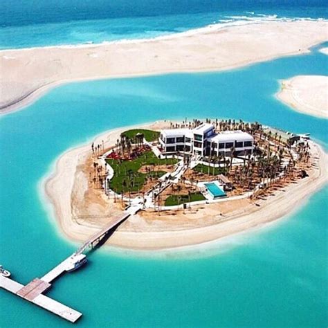Dubai Mega Mansion On Its Own Private Island Modernmansions Mega