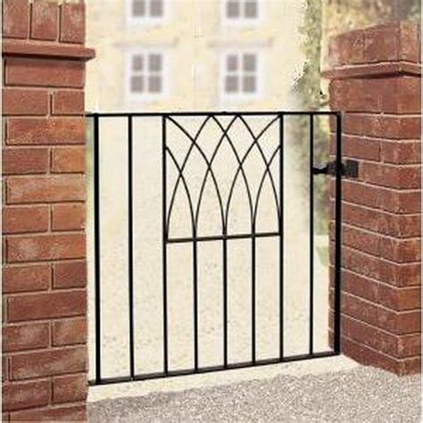 It has a gate that provides an attractive entryway for your garden. Rosalind Wheeler Guero Garden Metal Gate & Reviews | Wayfair.co.uk