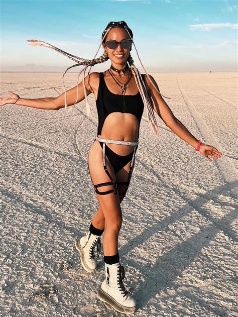 The Wildest Outfits From Burning Man Festival Revealed Aunewz News For Australia