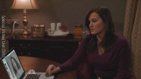 Tonight's nbc primetime schedule begins at 8:00 p.m. Law & Order Special Victims Unit (SVU): Episodio - Funny ...