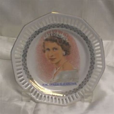Reticulated Collector Plate Of Her Majesty Queen Elizabeth Ii Always