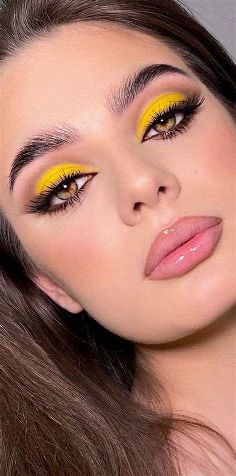 Stunning Makeup Looks 2021 Bright Yellow Eyeshadow Makeup Look