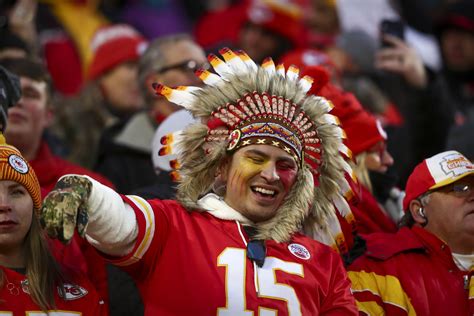 Kansas City Chiefs Ban Fans From Wearing Native American Headdresses