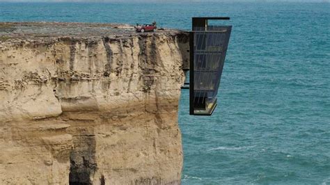 Living On The Edge Australians Design House That Hangs Off Cliff