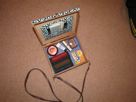 See more ideas about purses, vintage purses, vintage handbags. Cigar Box Purse | Crafts, Cigar box purse, Cigar box