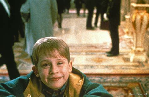 Doch leider verschlafen alle, und alles wird sehr hektisch und unübersichtlich, weil sie das flugzeug nicht verpassen wollen. Planet Kelsey: Day 23: Home Alone 2, Lost in New York