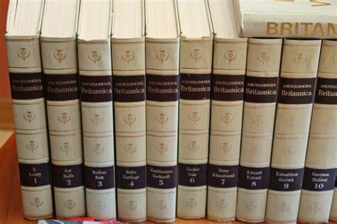 Encyclopedia Britannica 1969 200th Anniversary White Set Dictionaries