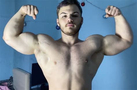 Gabo Big Biceps Debut Flex4me