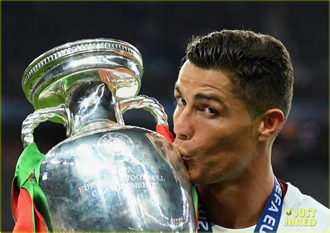 Cristiano Ronaldo Leaving Real Madrid Signs With Italys Juventus
