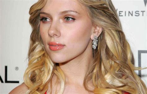 Scarlett Johansson Nude Pics Leak Fbi Investigate Phone