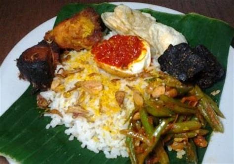 Atau bisa datang ke rm aceh rayeuk di jl. Mie Aceh SEULAWAH | Legenda Masakan Aceh : NASI GURI, Nasi Uduk Khas Aceh