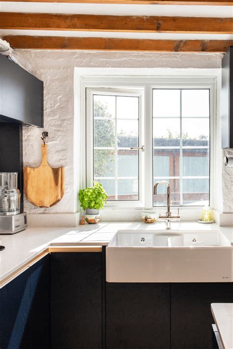 35 Kitchen Windows Over Sink Ideas You Will Love Sleek Chic Interiors