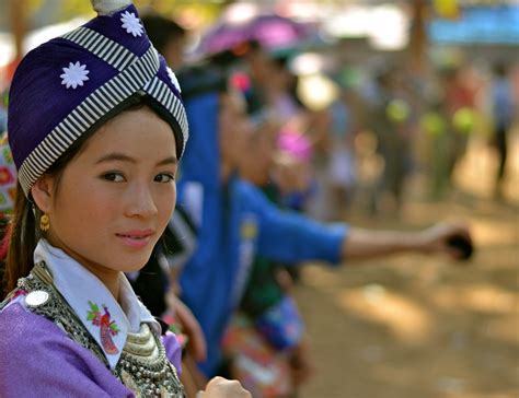 (in the plural) hmong (ethnic group living in the mountains of southern china, vietnam, laos and thailand). HMONG NEW YEAR in Laos • EXPLORE LAOS