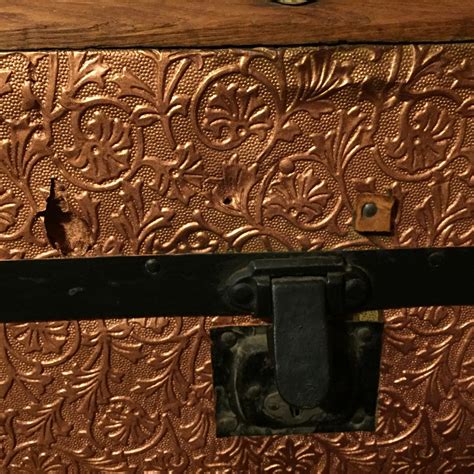 Steamer Trunk Dome Top With Embossed Flower And Leaf Tin
