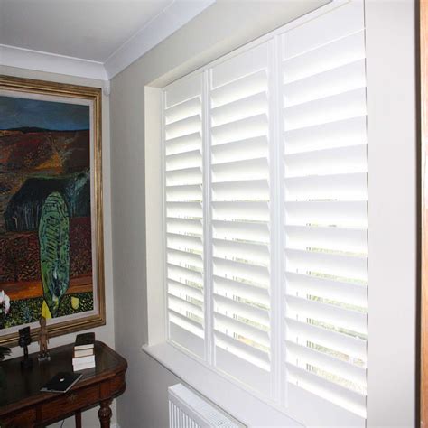 Wooden White Louver Plantation Shutters For Window And Door