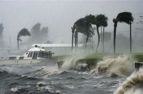 desastres naturales com huracanes