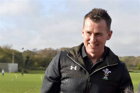 Gay Rugby Referee Nigel Owens Considered Chemical Castration To Get Rid Of Sexuality Metro
