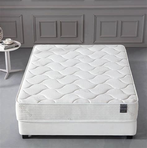 These include organic latex, wool, and cotton. The 12 Comfiest Organic Mattress Brands For a Deep Sleep ...