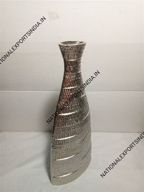 Nickle Table Top Aluminium Flower Vase Packaging Type Box At Rs 750 In Moradabad