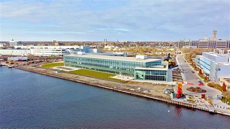 Hunzinger Delivers Komatsu Waterfront Headquarters On Time Despite Covid