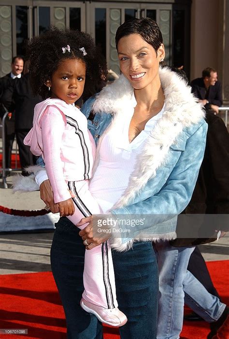 Bonginkosi zola7 dlamini's fans must be delighted that he is back with a new tv show. Nicole Mitchell Murphy & daughter Zola during 20th ...