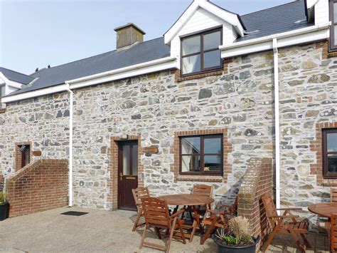 This Attractive Stone Terraced Cottage Offers An Excellent Holiday
