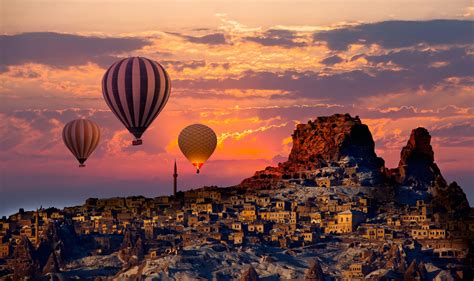 Hotairballoonflyingoverspectacularcappadocia Pb Türkiye