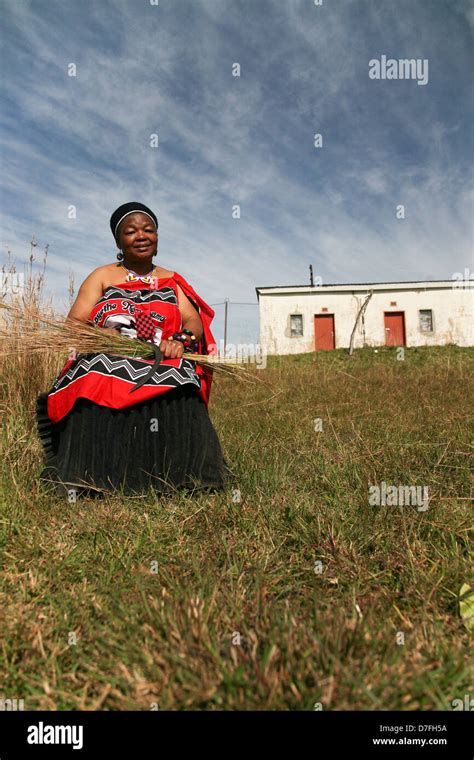 woman swaziland traditional culture stockfotos und bilder kaufen alamy