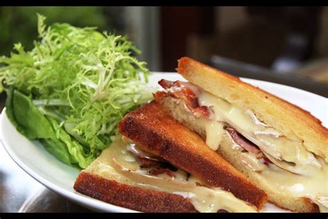 Pear Bacon And Brie Grilled Cheese With Caramelized Onions Grilled Cheese Brie Brie Recipes