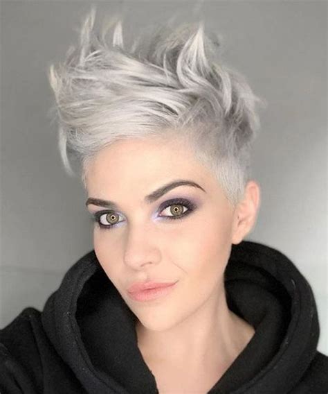 Tremendous Short Silver Hairstyles For Women To Get Modish Look Short