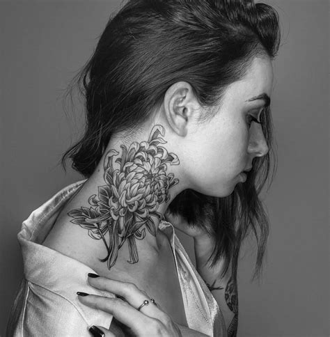 30 Attractive Neck Tattoo Art For Women In 2021 Neck Tattoos Women Neck Tattoo Butterfly
