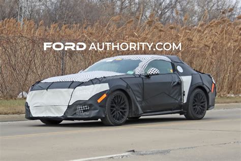 2024 Ford Mustang Dark Horse Looks Great In White