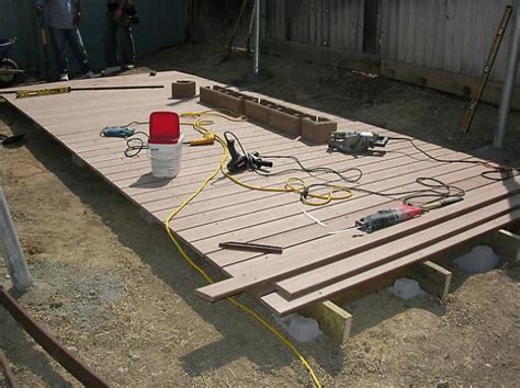 The organically curved shape of this deck is perfect for the vibrant landscape it's set into. 10 Floating Deck Plans-Add Visual Appeal To Your Backyard ...