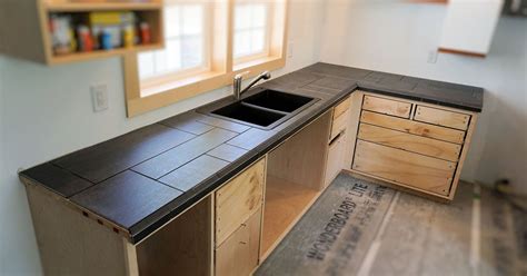 The Steps Involved In Building A Kitchen Countertop That Is Covered