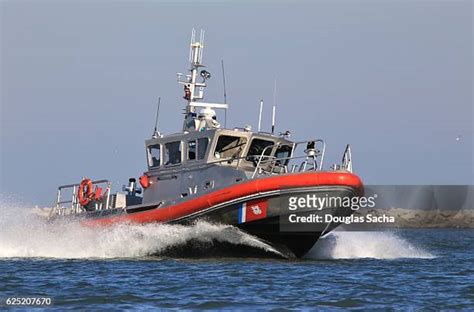 Us Coast Guard Ship Photos And Premium High Res Pictures Getty Images