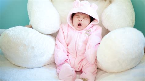 Cute Baby Yawning Wallpapers Hd Wallpapers Id 10199
