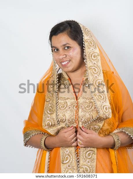 Beautiful Indian Girl Traditional Indian Clothing Stock Photo 592608371