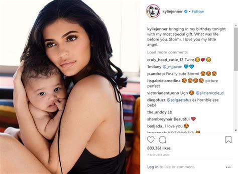 Kylie Jenner poston foto me të bijën për ditëlindje FOTO Lapsi al