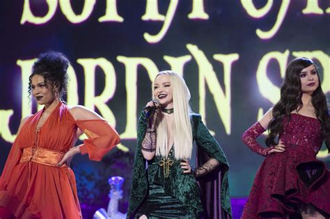 An amazing special for a halloween classic with awesome recreation of the songs with celebrity guests stars along with the movie cast. Dove Cameron, Sofia Carson and Jordin Sparks - Hocus Pocus ...