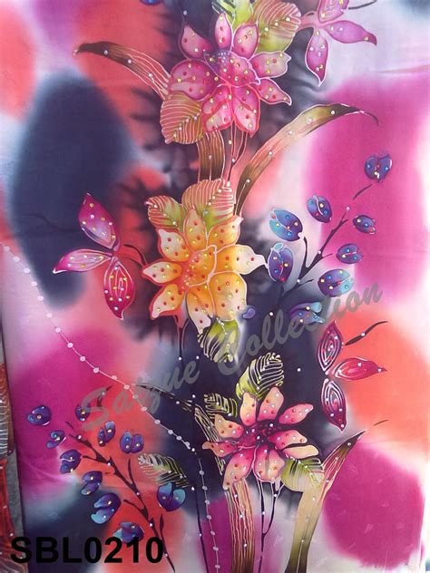 Buketan, tumbuhan, kombinasi fauna, bunga sepatu, suket motif batik flora bergambar bunga mawar digambarkan sebagai bentuk penghormatan kepada para leluhur. SaiZue Collection: June 2012