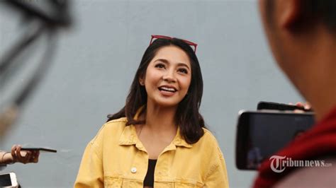See more of dinda kirana on facebook. Alasan Dinda Kirana Belum Berencana Menikah - Tribunnews.com
