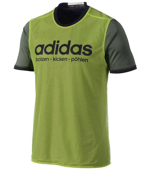 Schottlands andy robertson zieht englands phil foden am trikot. dfb-wendetrikot-gross - EM Trikots 2020/2021